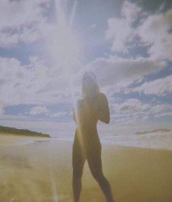 Fotografika Image Missy Jubilee Crescent Head The Future Sex Love Art Projekt Image Ref 10947