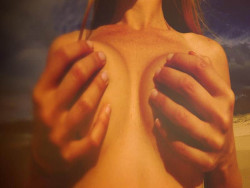 Fotografika Image Missy Jubilee Crescent Head The Future Sex Love Art Projekt Image Ref 11217