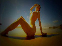Fotografika Image Missy Jubilee Crescent Head The Future Sex Love Art Projekt Image Ref 11262