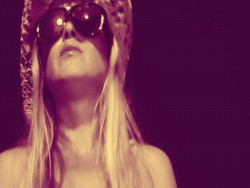 Fotografika Image Missy Jubilee Crescent Head The Future Sex Love Art Projekt Image Ref 11524