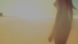 Fotografika Image Missy Jubilee Crescent Head The Future Sex Love Art Projekt Image Ref 12940